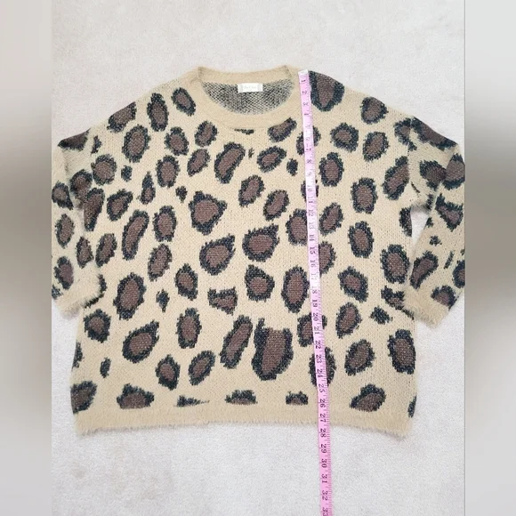 Altar’d State Leopard Print Fuzzy Sweater Size S/M Tan Brown Oversized Soft Knit - Picture 9 of 13